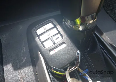 2018 Honda Civic Sport Touring z USA, uszkodzony, nr VIN SHHFK7H91JU407410